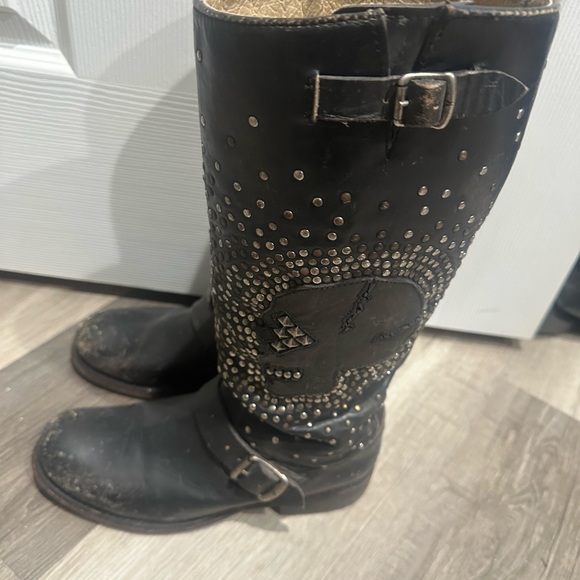 Frye Jenna Biker Moto Black Studded Skull Distressed Leather Boots